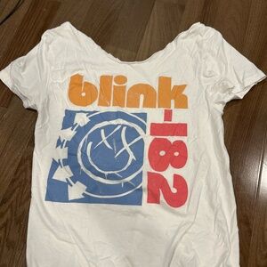 Graphic T-shirt Off-Shoulder Size M